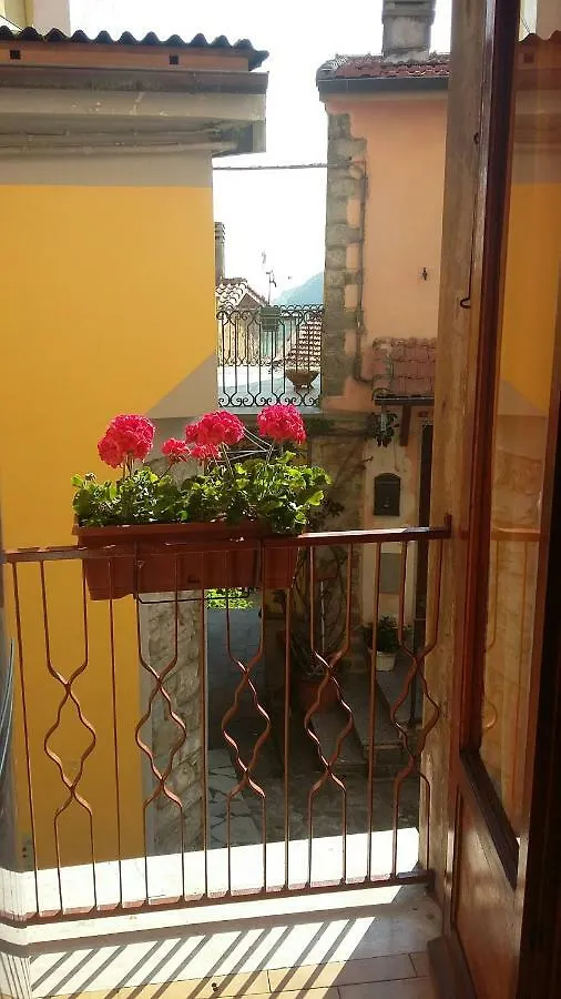Apartment Appartamento Il Carugio Biassa Italy