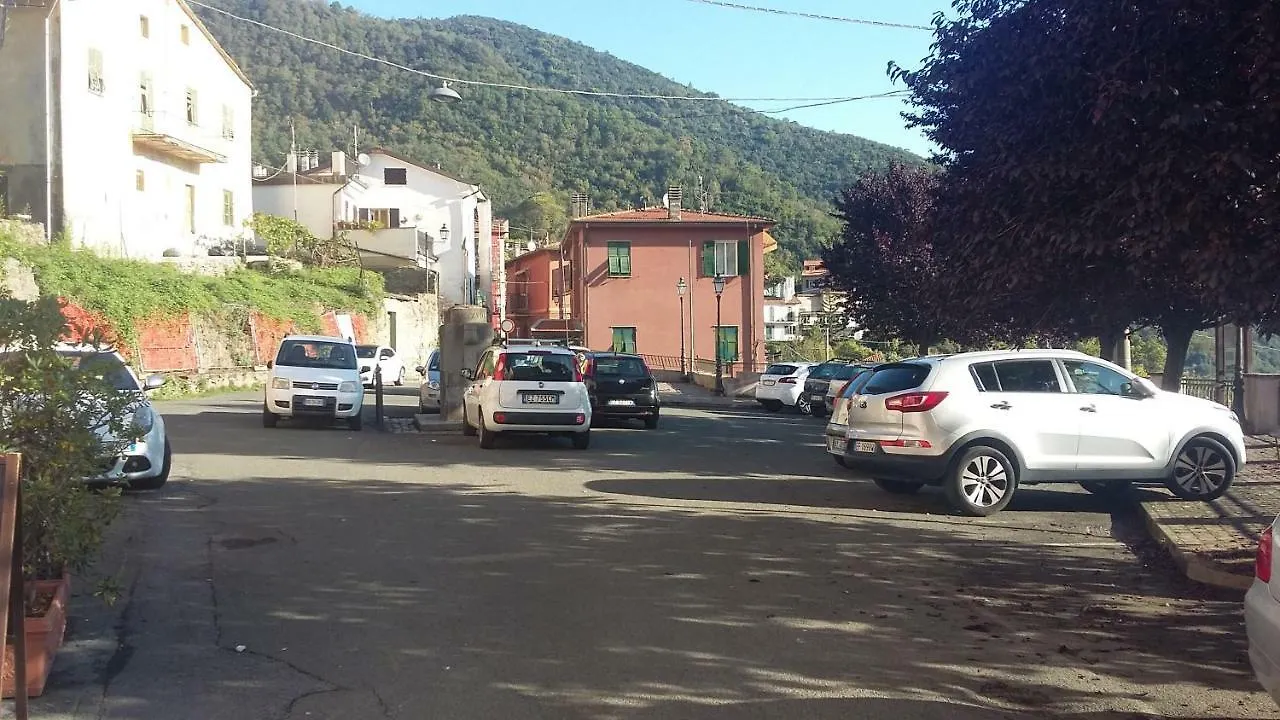Apartment Appartamento Il Carugio Biassa Italy